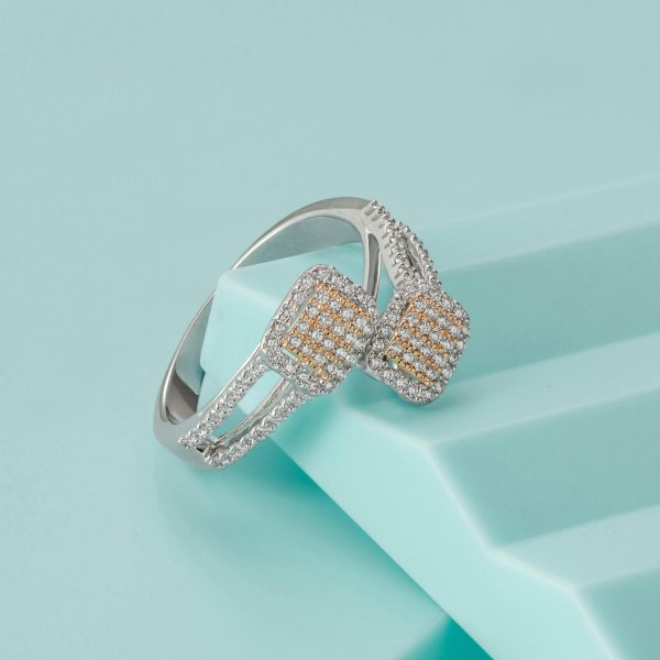 Exquisite Diamond-Encrusted Ring